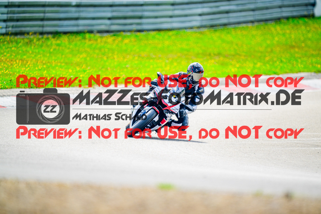 MaZZes_FotoMatrix_240910_6007705_7800 | GELB