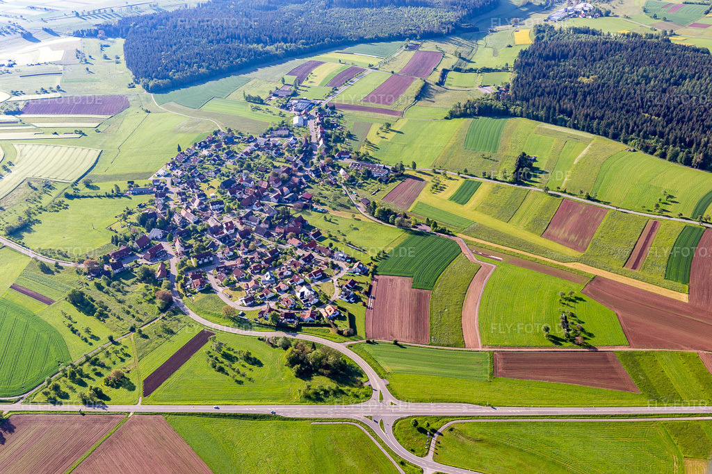 Luftbild: Ortsansicht im Ortsteil Durrweiler in Pfalzgrafenweiler im Bundesland Baden-Württemberg in Deutschland. Foto: IMG_114365.jpg vom 30.05.2019 durch Werner Riehm/FLY-FOTO.de