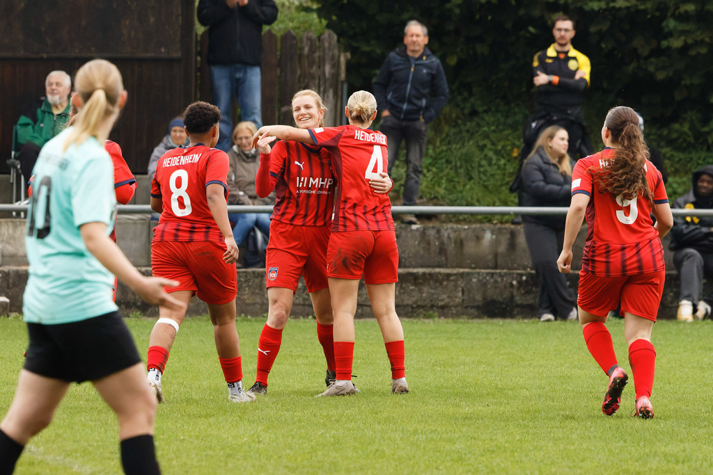 SVWFCH_250927_7679 | Fotopresso – Sportfotografie in Heidenheim & Umgebung. Professionelle Sportfotografie für unvergessliche Momente. Dynamische Action-Shots, emotionale Szenen & hochwertige Bilder. - Realisiert mit Pictrs.com