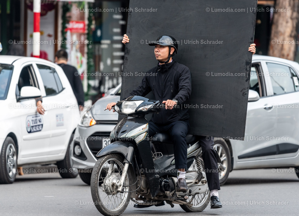 202510-123 | Stockfoto und Bilderpool mit Bildmaterial aus Deutschland, dem Harz, Halberstadt, Quedlinburg, Wernigerode und weltweit. Qualitativ hochwertige und professionelle Fotos anschauen und kaufen. - Realisiert mit Pictrs.com