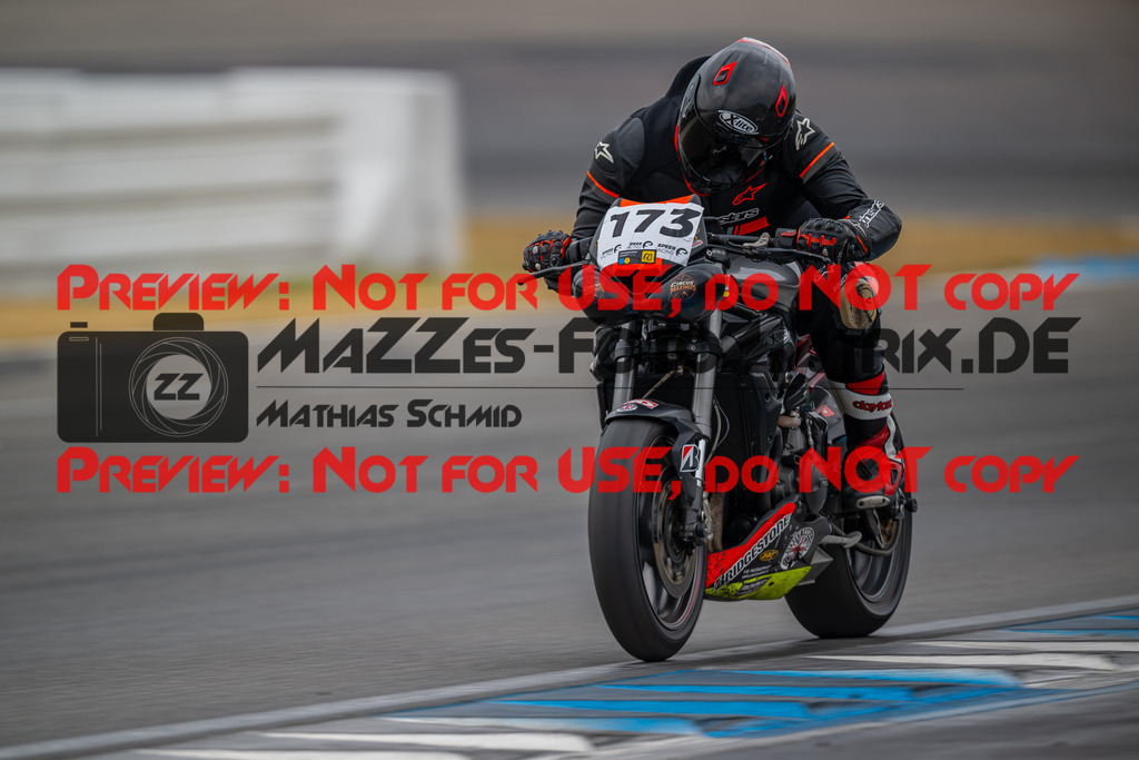 MaZZes-Fotomatrix-20260809-576787 | R1