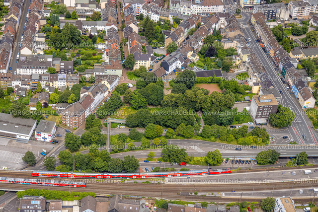 Muelheim240703008 | Luftbild, Park grüne Lunge zwischen Charlottenstraße und Parallelstraße, geplante Bebauung, Mülheim Hbf Hauptbahnhof mit S-Bahn, Altstadt II, Mülheim an der Ruhr, Ruhrgebiet, Nordrhein-Westfalen, Deutschland
