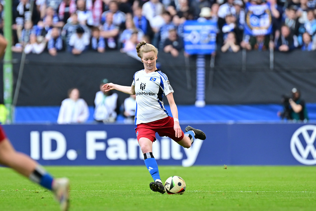 Fußball I Frauen I Saison 2024-2025 I DFB-Pokal I Halbfinale I Hamburger SV - SV Werder Bremen | Der Sportfotograf. - Realisiert mit Pictrs.com