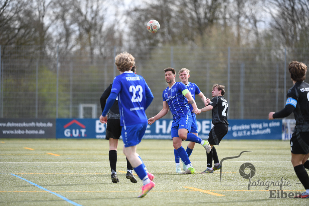FC Rastede-VFl Stenum | Herren Bezirksliga 2; FC Rastede (blau)-VFL Stenum (schwarz) am 29.03.2026 in Rastede (Sportanlage Köttersweg), Photo: Philip Eiben 2026 - Realisiert mit Pictrs.com