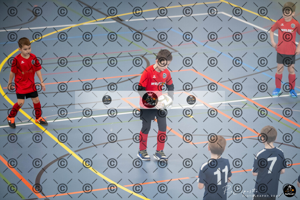 20241124_FCR-Hallenturnier-F3_1_030 | Sport und Naturfotografie von Roberto Esposito zeigt echte Momente Bewegung und die Schönheit der Natur. Ausdrucksstarke Bilder schaffen Emotionen.
