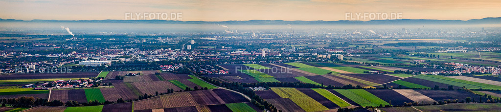 Panorama von Westen | Luftbild: Panorama von Westen in Frankenthal im Bundesland Rheinland-Pfalz in Deutschland. Foto: IMG_34411-Bearbeitet.jpg vom 03.10.2010 durch Werner Riehm/FLY-FOTO.de - Realisiert mit Pictrs.com