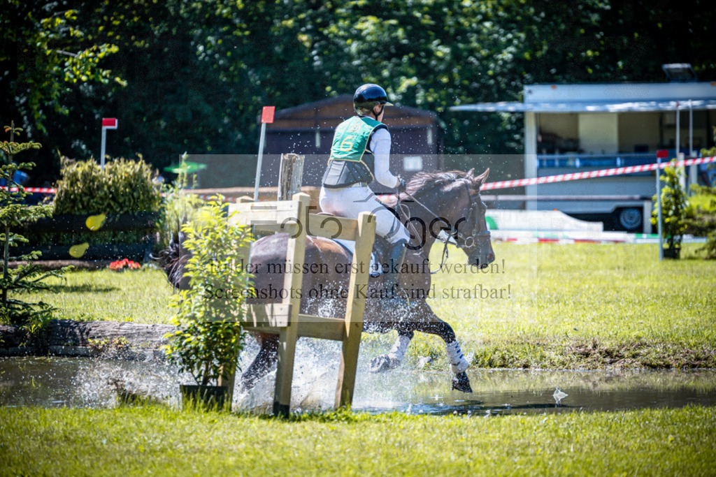 Vielseitigkeitsturnier Melle Oldendorf | Entdecke hochwertige Reitturnierfotos von Foto Oger. Professionell, emotional und authentisch – jetzt Lieblingsmomente im Shop bestellen.Deutschlandweite Turnierfotografie. - Realisiert mit Pictrs.com