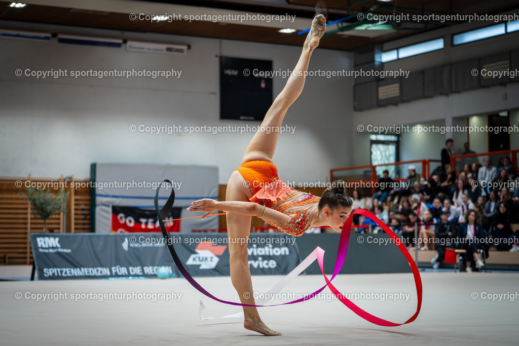 Z7A_3437 | HUN Elena Vukmir Gymnastik International 2026 in der Sporthalle Schmiden in Fellbach (Deutschland).Foto: Klaus Gruber / sportagenturphotography - Realisiert mit Pictrs.com