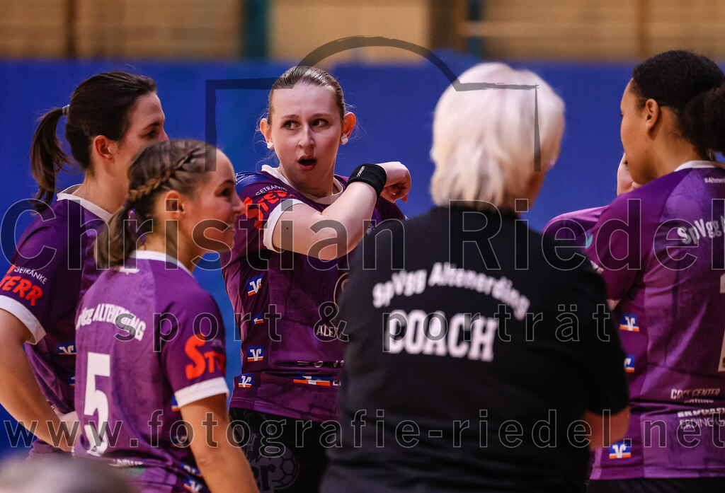 2024-11-24_004_SpVgg_Altenerding_gegen_HC_Donau-Paar_II | Erding, Deutschland, 24.11.2024:Handball, Bezirksoberliga Frauen Altbayern 2024 / 2024, 6. Spieltag, SpVgg Altenerding gegen HC Donau/Paar II, Endergebnis: 24:24Line Sophie Malerius (SpVgg Altenerding, #10)Foto: Christian Riedel / fotografie-riedel.net