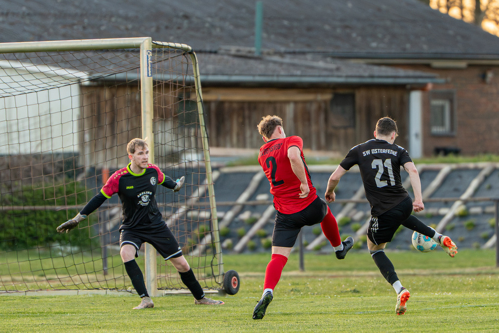 Fußball I Herren I Saison 2025-2026 I Bezirksliga Weser-Ems 4 I 23. Spieltag I TuS Frisia Goldenstedt - SW Osterfeine I 08393 | jns.sportfotos - Realisiert mit Pictrs.com