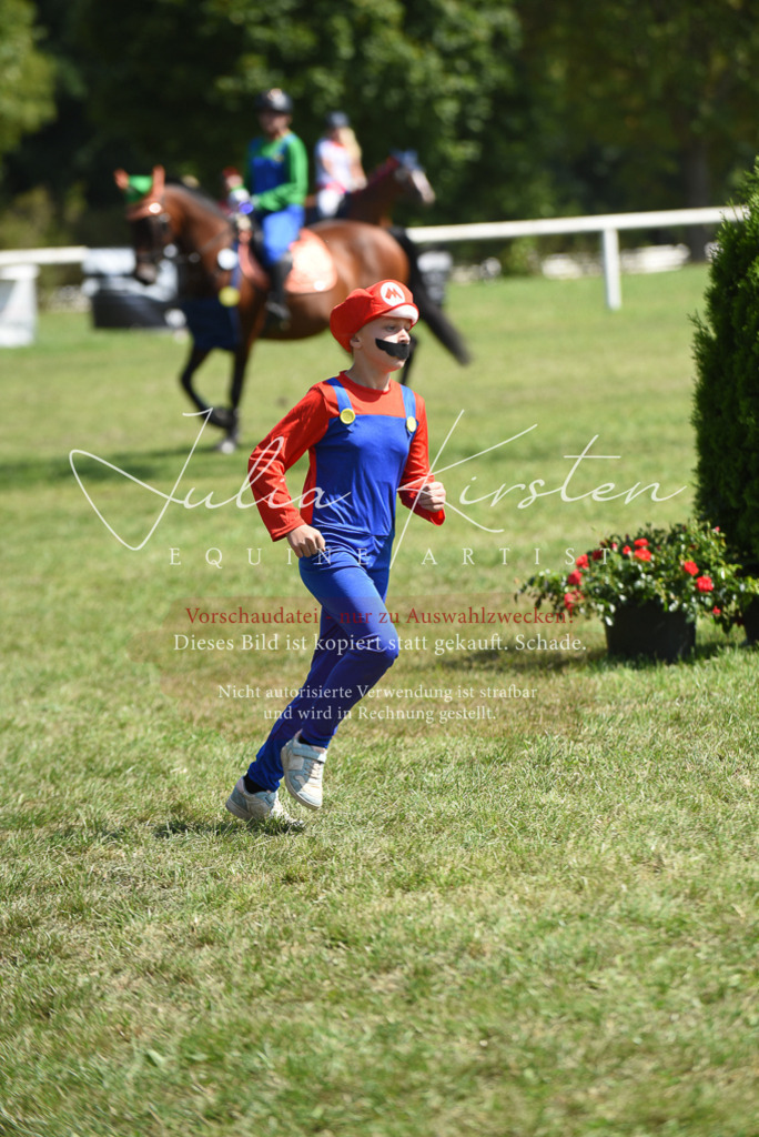 DSC_0269 | Pferde- und Turnierfotografie in Westsachsen. Pferdeportraits, Auftragszeichnungen und intuitive Kunst.