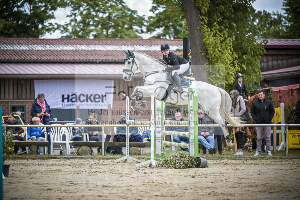 DOS_6208 | Entdecke hochwertige Reitturnierfotos von Foto Oger. Professionell, emotional und authentisch – jetzt Lieblingsmomente im Shop bestellen.Deutschlandweite Turnierfotografie. - Realisiert mit Pictrs.com