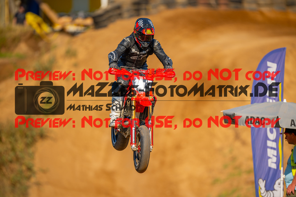 MaZZes-Fotomatrix-20260815-602639 | S2