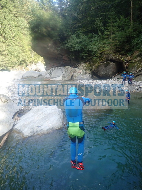 P1030081 | Bestelle die Bilder deines Berg- oder Wasser-Abenteuers mit Mountain Sports bequem von zu Hause aus direkt über unseren Online Fotoshop von pictrs.com. - Realisiert mit Pictrs.com