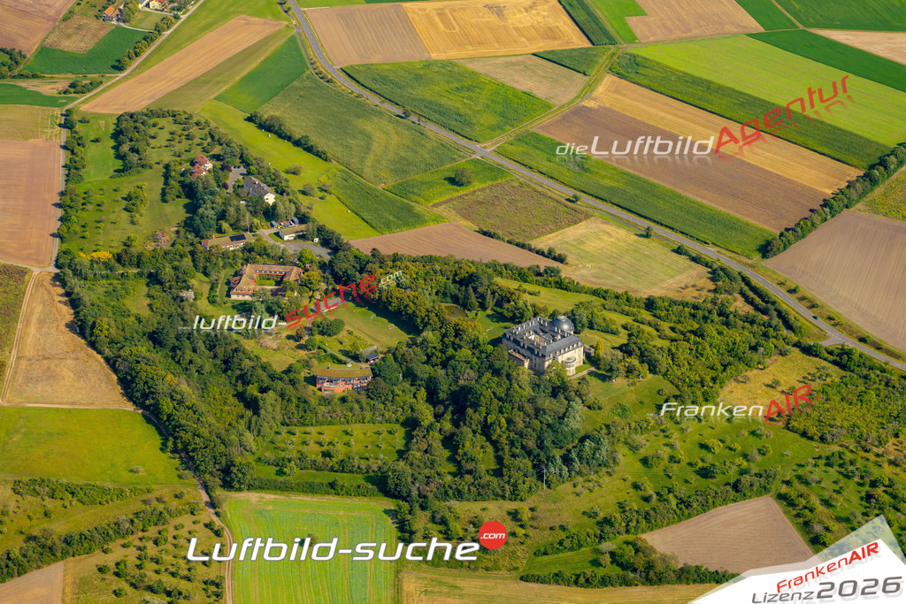 Das Luftbild zeigt : Wetzhausen Stadtlauringen - Die Luftaufnahme wurde 2024 vom UL-Flugzeug aus erstellt ( keine Drohne ) - Hochauflösende Luftaufnahme - Für grossformatige Ausdrucke geeignet. Die Geschenkidee !Mit Lizenz und Bildrechte bestellbar
