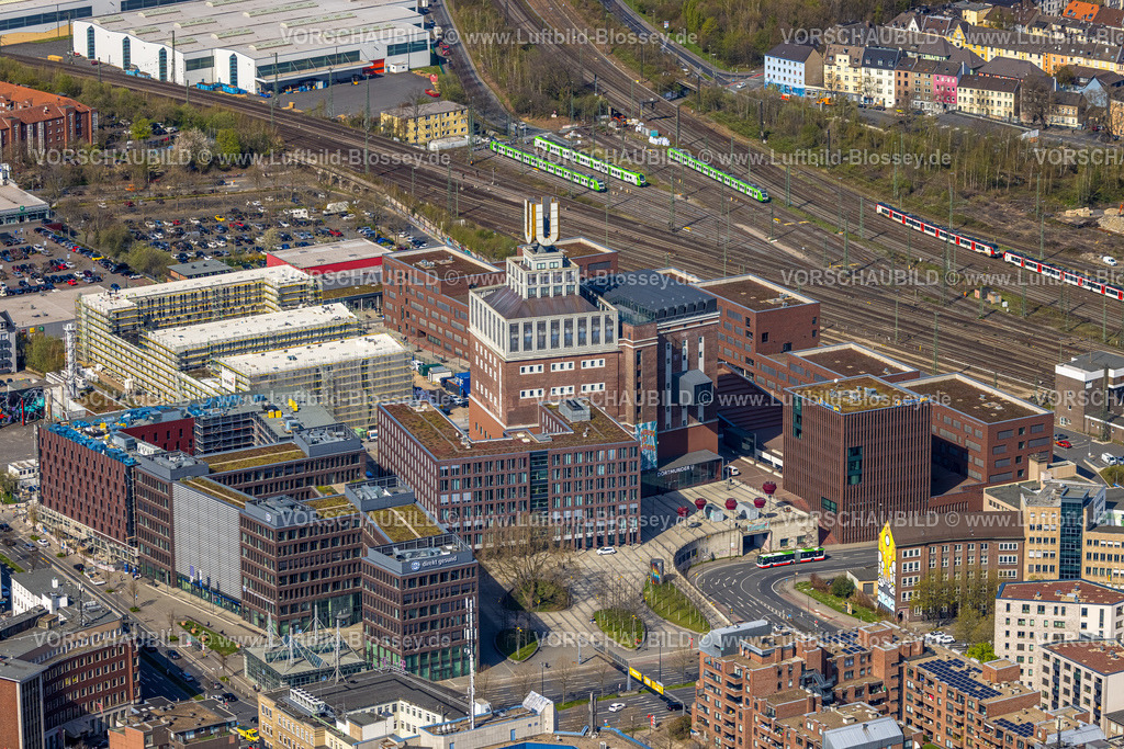 Dortmund220400606 | Luftbild, Dortmunder U und Studenten Wohnanlage am Emil-Moog-Platz sowie Baustelle mit HotelNeubau Moxy und Residence Inn an der Emil-Schumacher-Straße Ecke Rheinische Straße, Dorstfelder Brücke, Dortmund, Ruhrgebiet, Nordrhein-Westfalen, Deutschland