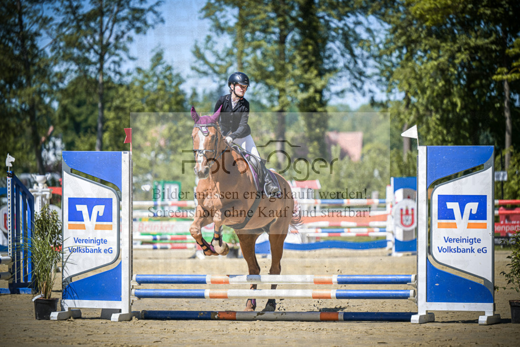 DOS_9088 | Entdecke hochwertige Reitturnierfotos von Foto Oger. Professionell, emotional und authentisch – jetzt Lieblingsmomente im Shop bestellen.Deutschlandweite Turnierfotografie. - Realisiert mit Pictrs.com