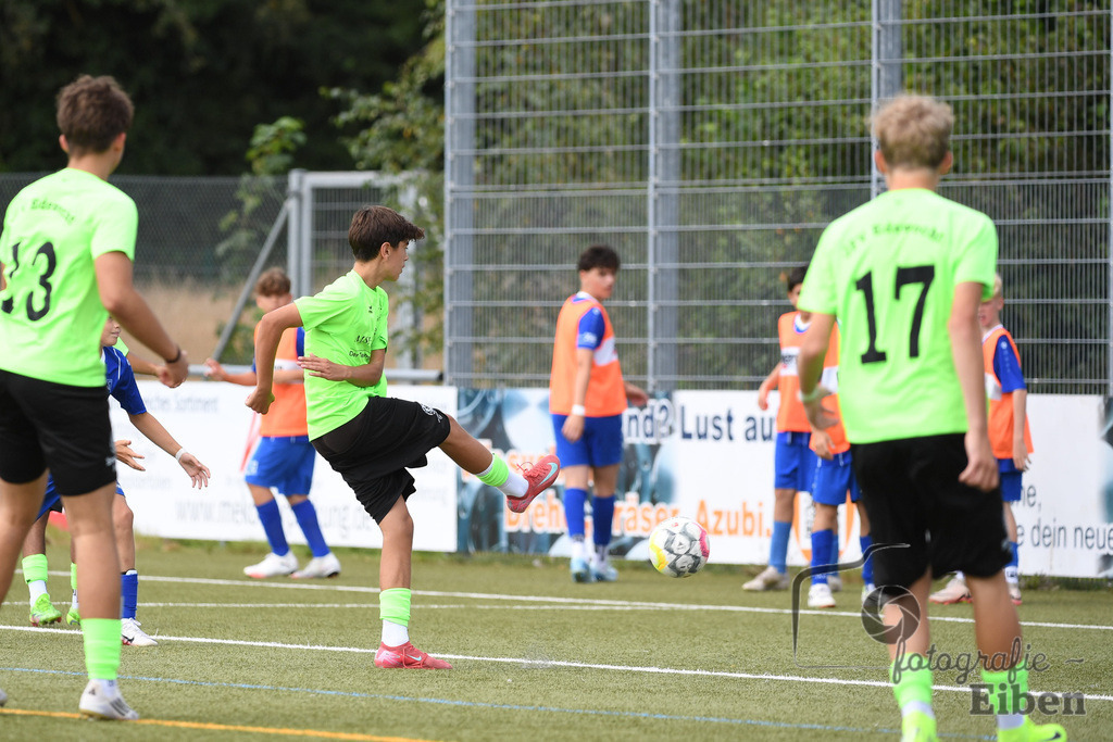 FC Rastede-JFV Edewecht | C-Jugend Landesliga; FC Rastede (blau)-JFV Edewecht (grün) am 16.08.2025 in Rastede (Sportanlage Köttersweg), Photo: Philip Eiben 2025 - Realisiert mit Pictrs.com