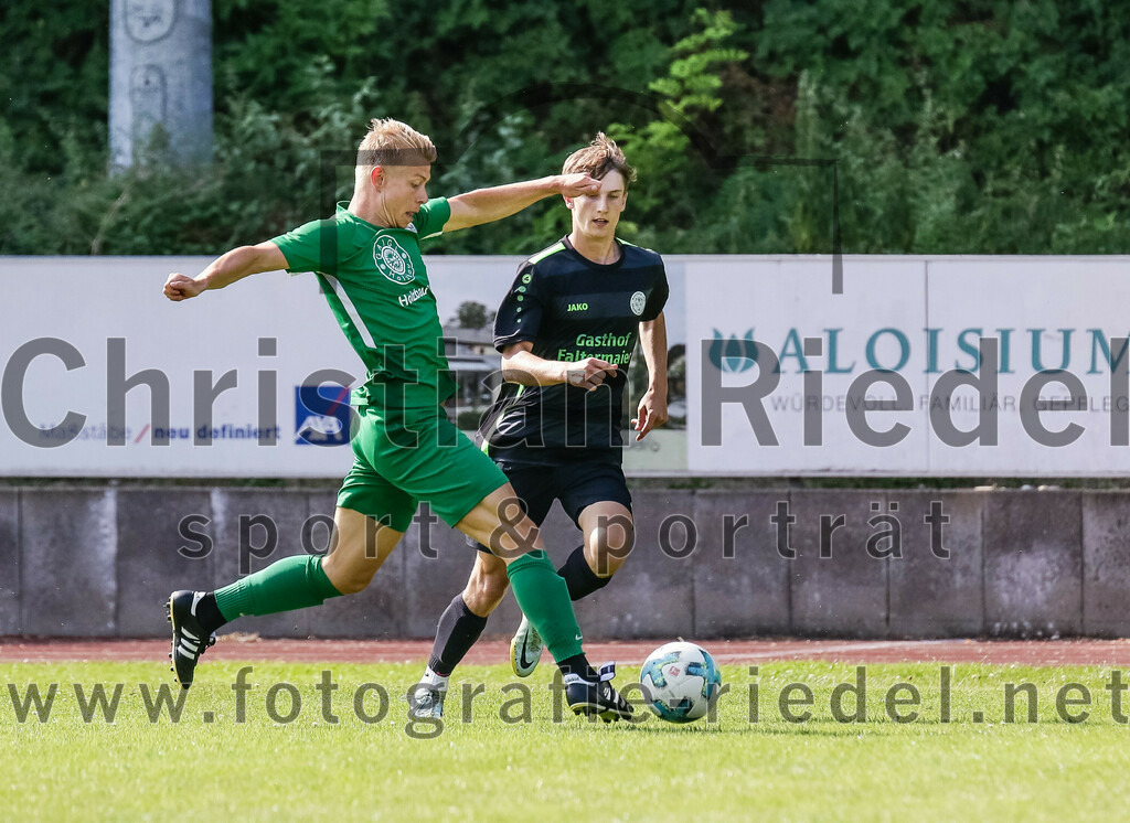 2023-07-09_007_FC_Forstern_gegen_SpVgg_Neuching | Forstern, Deutschland, 09.07.2023:
Fußball, Kreisklasse 2023 / 2024, Testspiel, FC Forstern gegen SpVgg Neuching, Endergebnis: 2:4

Niklas Kasper (FC Forstern, #7), Sven Wagner (SpVgg Neuching, #7)

Foto: Christian Riedel / fotografie-riedel.net