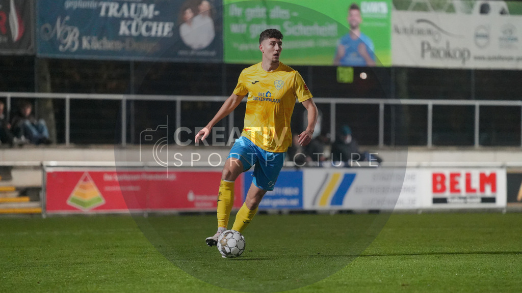 Fußball, Herren, Saison 2025/2026, Regionalliga Nordost, 15. Spieltag, FSV 63 Luckenwalde vs. Hertha BSC II, Freitag 07.11.2025, Werner-Seelenbinder-Stadion Luckenwalde, | Fußball, Herren, Saison 2025/2026, Regionalliga Nordost, 15. Spieltag, FSV 63 Luckenwalde vs. Hertha BSC II, Freitag 07.11.2025, Werner-Seelenbinder-Stadion Luckenwalde, Im Bild: Quentin Seidel (Luckenwalde) - Realisiert mit Pictrs.com