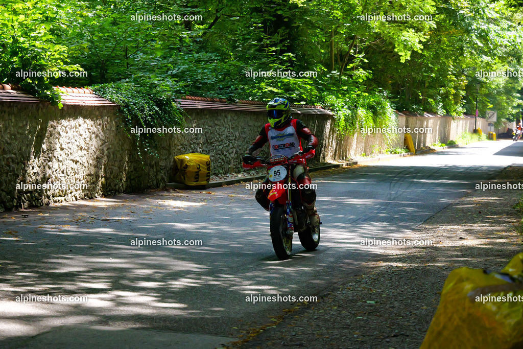 P1036747 | Erleben Sie atemberaubende, hochqualitative Fotos Ihrer Fahrt entlang der malerischen Alpenstraßen. Besuchen Sie alpineshots.com, um professionelle Aufnahmen Ihrer unvergesslichen Reise zu finden und zu kaufen - Realisiert mit Pictrs.com