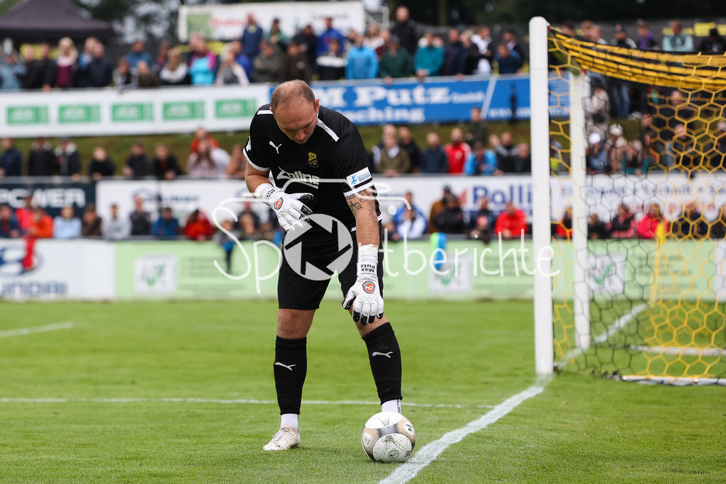 DJK Vilzing - FC Bayern Amateure | Vilzing Keeper Maximilian PUTZ (DJK #1) in Aktion / Freisteller / Einzelfoto