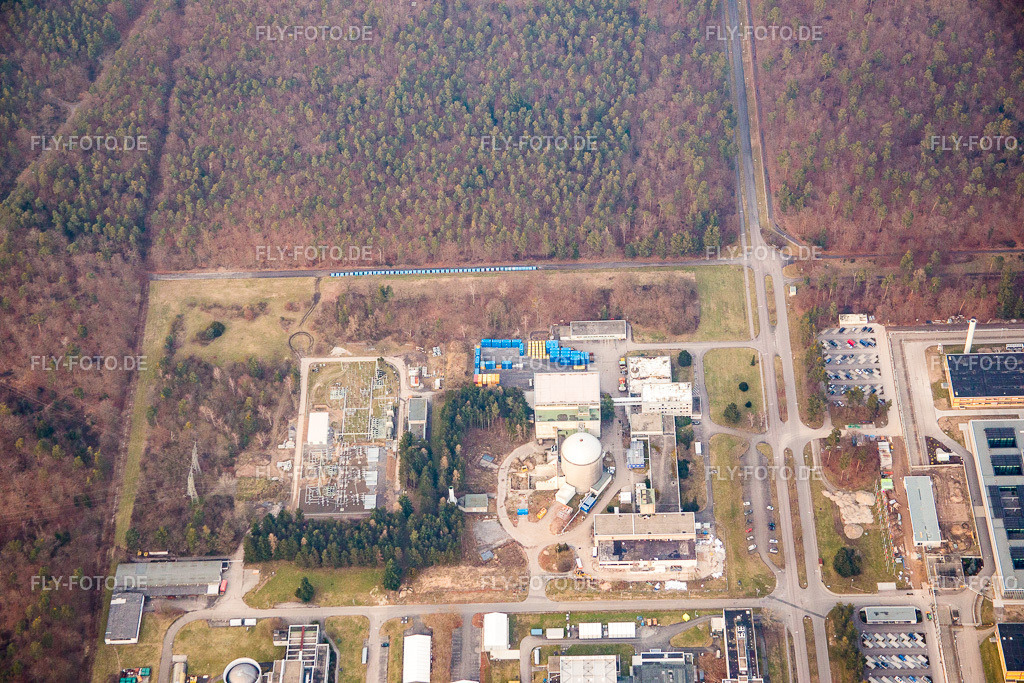 Leopoldshafen, KIK Campus Nord | Luftbild: Leopoldshafen, KIK Campus Nord im Ortsteil Leopoldshafen in Eggenstein-Leopoldshafen im Bundesland Baden-Württemberg in Deutschland. Foto: IMG_076623.jpg vom 13.02.2015 durch Werner Riehm/FLY-FOTO.de - Realisiert mit Pictrs.com