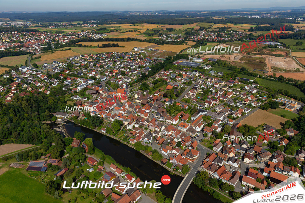 Das Luftbild der Stadt Marktzeuln wurde 2021 vom Flugzeug heraus erstellt (keine Drohne) Aufnahmehöhe ca.450 Meter- hohe Bildauflösung und Druck-Qualität garantiert!