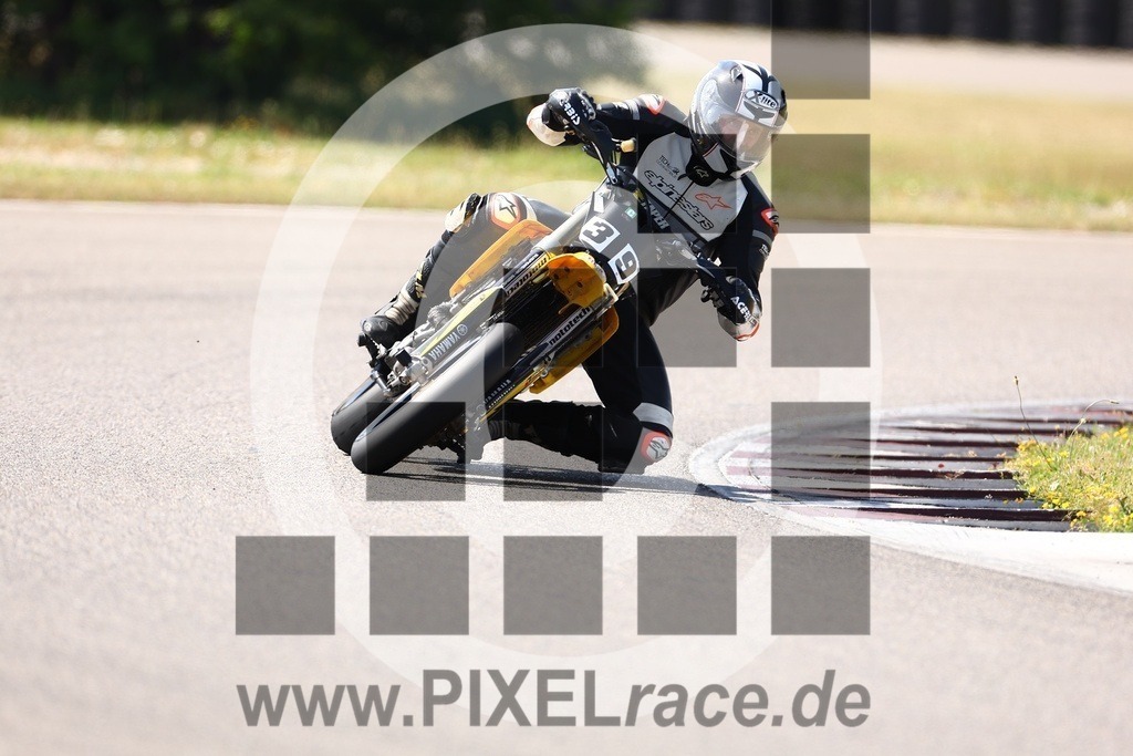 0039-20260525_00930 | Schöne Erinnerungen an spannende Momente - das festzuhalten ist unser Job. PIXELrace.de ist seit 2003 auf den Rennstrecken Europas unterwegs um die Action draußen beim Fahren und die wunderbare Stimmung imm Fahrerlager für euch einzufangen.
