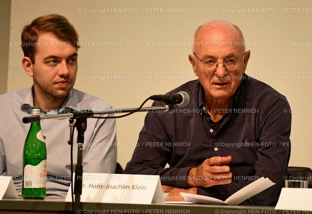 20221116-0930-dog-diskussion-HEN-FOTO | 16.11.2022 Deutsche Olympische Gesellschaft Podiumsdiskussion München 1972 München 2022 Olympische Spiele in Deutschland v. li. Philip Krämer # Dr. Hans-Joachim Klein (Foto: Peter Henrich) - Realisiert mit Pictrs.com