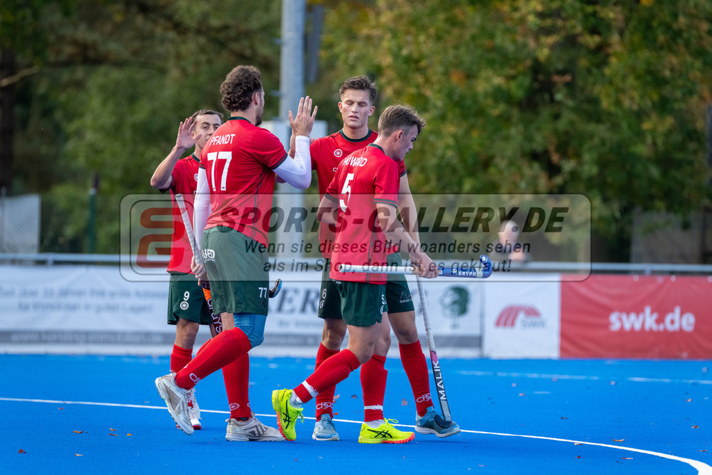 HK_20241019_107875 | 1. Bundesliga Herren Crefelder HTC - Großflottbeker THGC am 19.10.2024 CHTC, Krefeld , Masi Pfandt ( Crefelder HTC #77 ) , Sharp Lachlan ( Crefelder HTC #9 ) , Julius Hayner ( Crefelder HTC #6 ) , Howard Tim ( Crefelder HTC #5 )