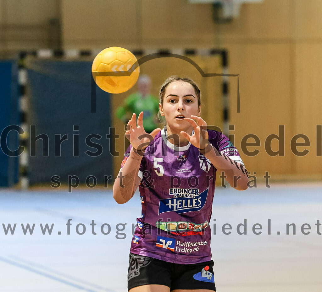2024-02-24_018_SpVgg_Altenerding_gegen_SSG_Metten_Frauen | Erding, Deutschland, 24.02.2024:
Handball, Bezirksoberliga Frauen Altbayern 2023 / 2024, 15. Spieltag, SpVgg Altenerding gegen SSG Metten, Endergebnis: 32:28

Lena Prem (SpVgg Altenerding, #5)

Foto: Christian Riedel / fotografie-riedel.net