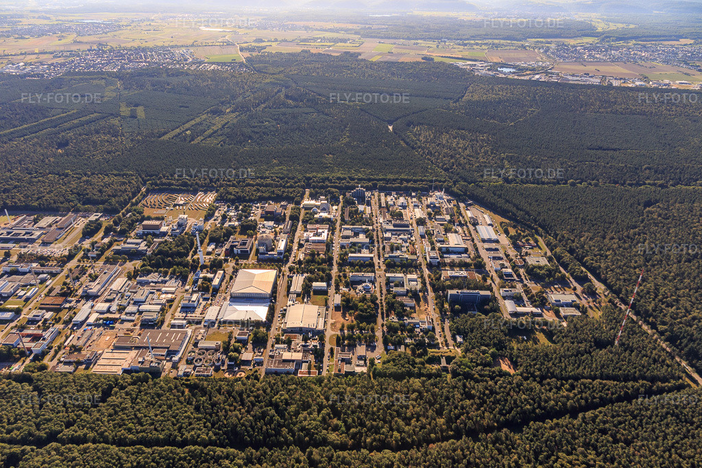 Luftbild: Karlsruhe Institut für Technologie - Campus Nord von Osten im Ortsteil Leopoldshafen in Eggenstein-Leopoldshafen im Bundesland Baden-Württemberg in Deutschland. Foto: IMG_093982.jpg vom 23.08.2016 durch Werner Riehm/FLY-FOTO.deWWW.KIT.EDU