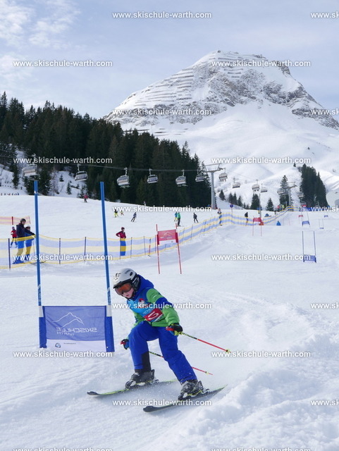 Dimi (5) | Photos von der Skischule Warth - Realisiert mit Pictrs.com