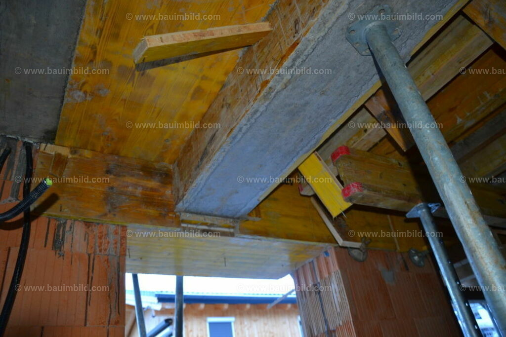 bib-lg04-sonstige-betonarbeiten-0741 | Nach LV-Leistungsgruppen sortierte Detailfotos über den Bau eines Hauses. Alle Hausbau-Bilder direkt vom Urheber und Autor der Website Haus-Selber-Bauen.com
