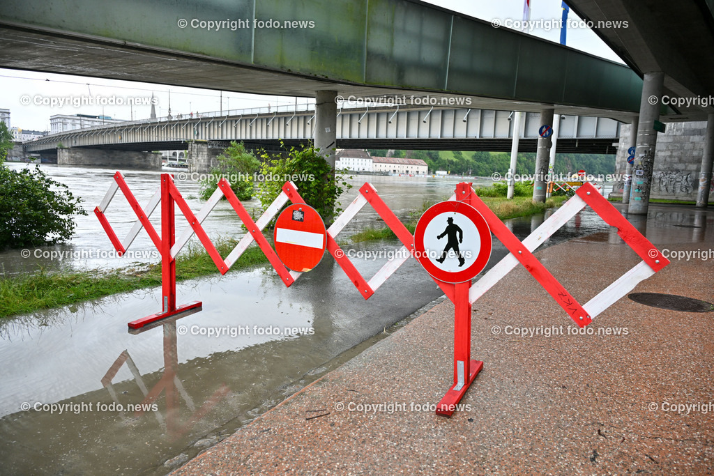 Linz_ Urfahr_ Donau_ Hochwasser_ 04.06.2024-28 | 04.06.2024, Linz, AUT, Urfahr, Hochwasser, im Bild Donau, Donaulaende Linz Urfahr, AEC, Neues Rathaus, Unterfuerung