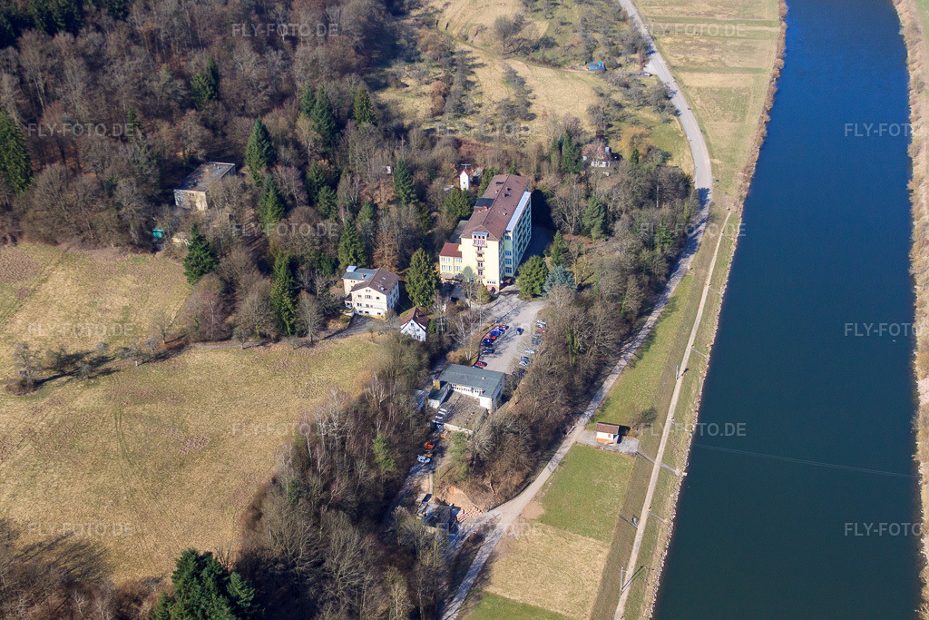 Luftbild: Curata Seniorenstift Eberbach am Neckarufer im Ortsteil Rockenau in Eberbach im Bundesland Baden-Württemberg in Deutschland. Foto: IMG_38092.jpg vom 12.03.2011 durch Werner Riehm/FLY-FOTO.deAuflösung des Originals: 4752 x 3168 px