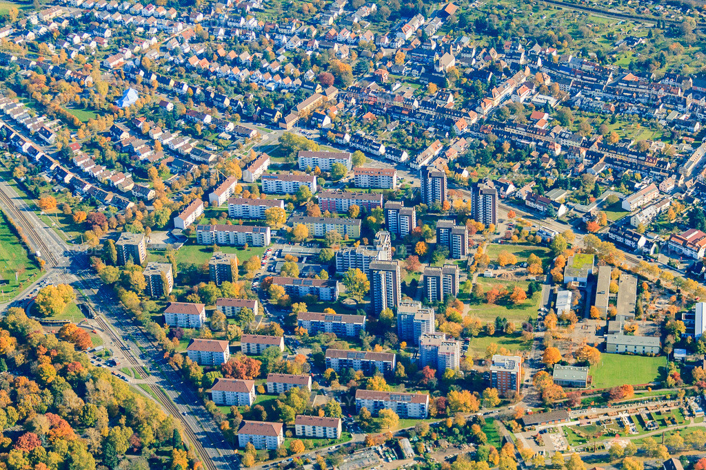 Luftbild: Wohnquartier Heilbronner Straße im Ortsteil Rintheim in Karlsruhe im Bundesland Baden-Württemberg in Deutschland. Foto: IMG_34991.jpg vom 31.10.2010 durch Werner Riehm/FLY-FOTO.deAuflösung des Originals: 4752 x 3168 px