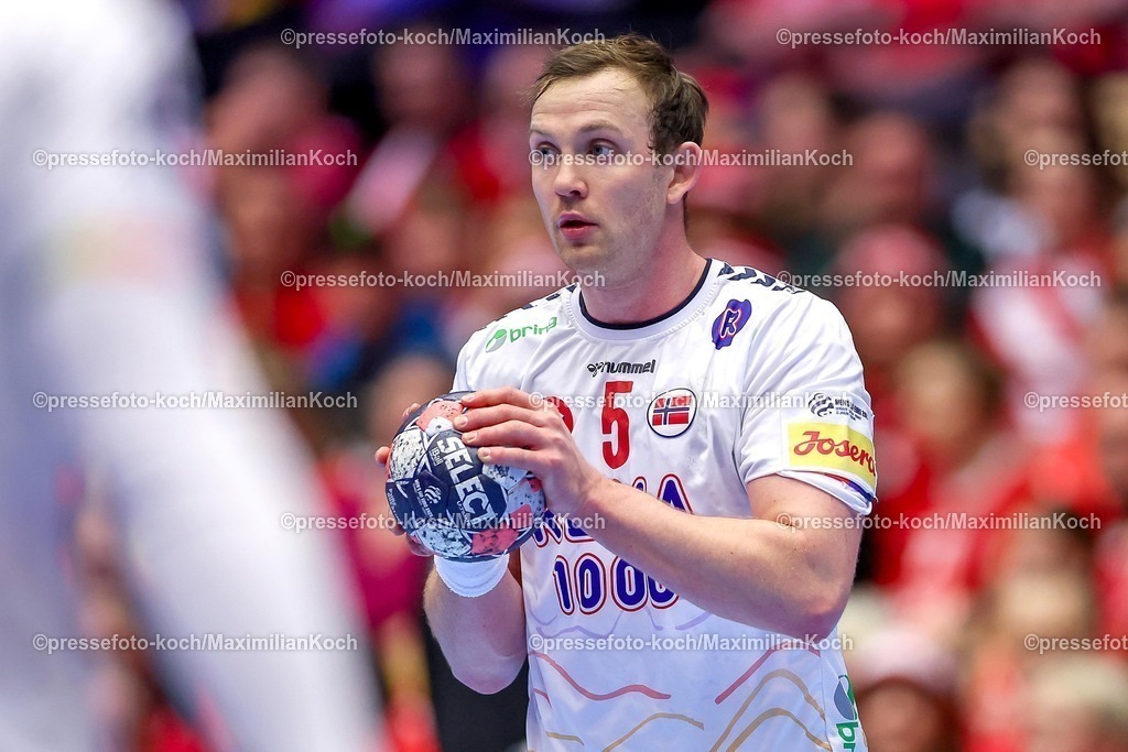 EHF22012602118 | 22.01.2026, Handball, Men's EHF EURO 2026, Spanien - Norwegen, Jyske Bank Boxen in Herning, Dänemark, Main Round:  Sander Sagosen (Norway #05)