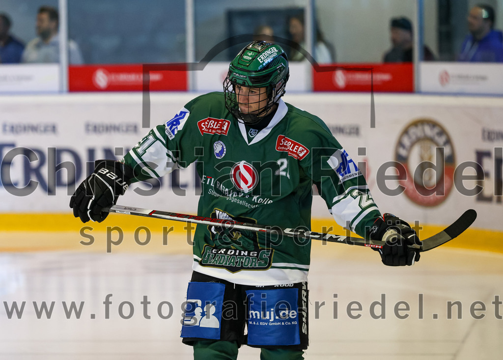 2023-09-10_015_TSV_Erding_gegen_EHC_Klostersee | Erding, Deutschland, 10.09.2023:
Eishockey, Bayernliga 2023 / 2024, Testspiel, TSV Erding gegen EHC Klostersee, Endergebnis: 10:1

Erik Modlmayr (Erding Gladiators, #21)

Foto: Christian Riedel / fotografie-riedel.net