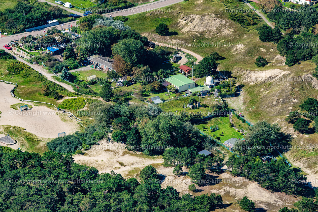 Norderney_Sternwarte_Norderney_ELS_7683050923 | NORDERNEY 05.09.2023 Sternwarte Kuppelbau- Gebäudekomplex " Sternwarte Norderney " auf der Insel Norderney im Bundesland Niedersachsen, Deutschlandand. // Observatory and planetarium - domed building complex " Sternwarte Norderney " in Norderney in the state Lower Saxony, Germany. Foto: Martin Elsen