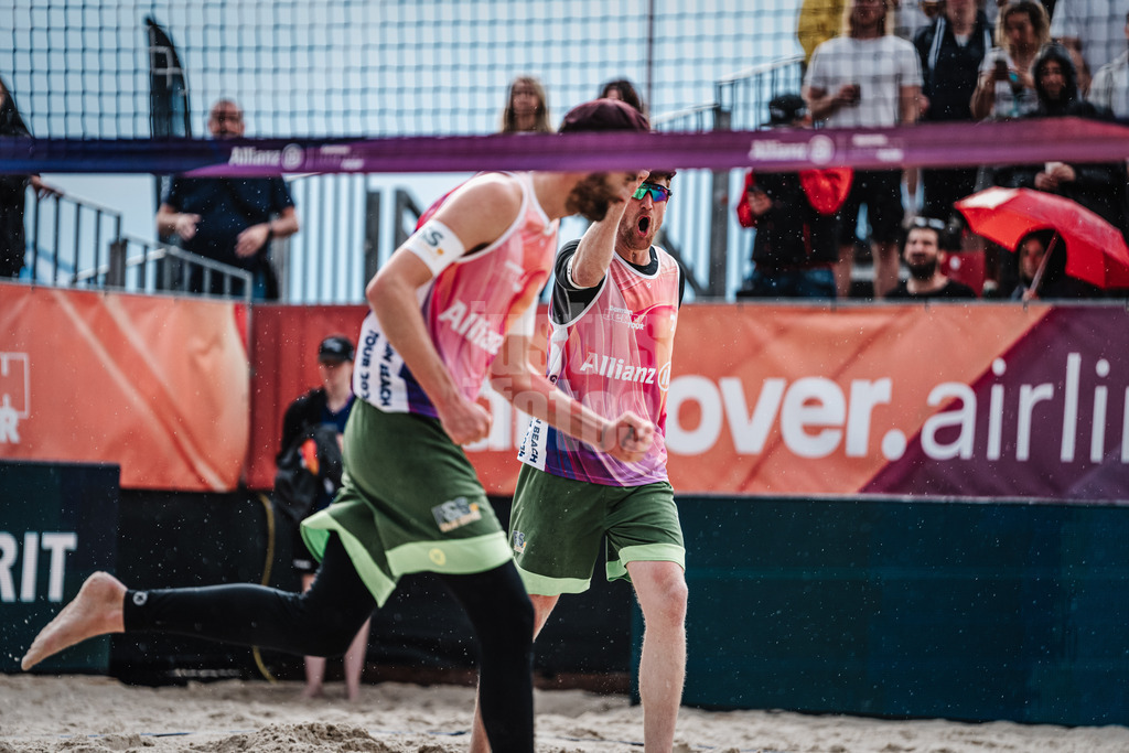 Beachvolleyball | Männer | German Beach Tour 2024 | Tourstop Düsseldorf | 18.05.2024 | rechts ballt Yannick Harms die Faust