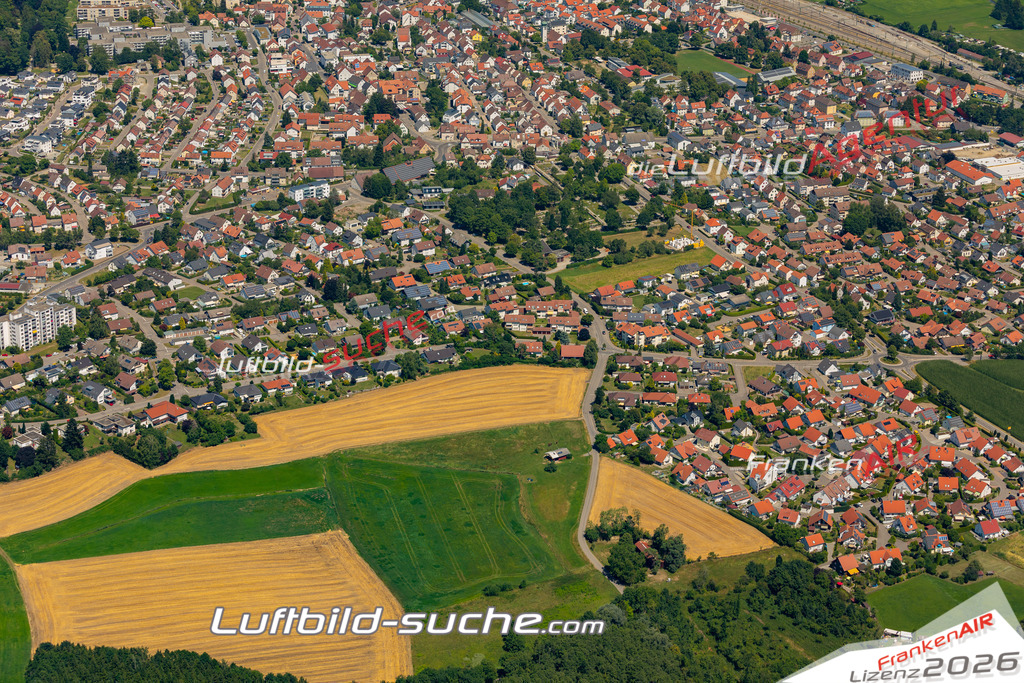 Aktuelles Luftbild von  Aulendorf - Die Luftaufnahme wurde 2022 mittels UL-Flugzeug erstellt ( keine Drohne ) - hochauflösende Kamera-Systeme von  Canon -Beste Qualität - Für grossformatige Ausdrucke geeignet. Die Geschenkidee !