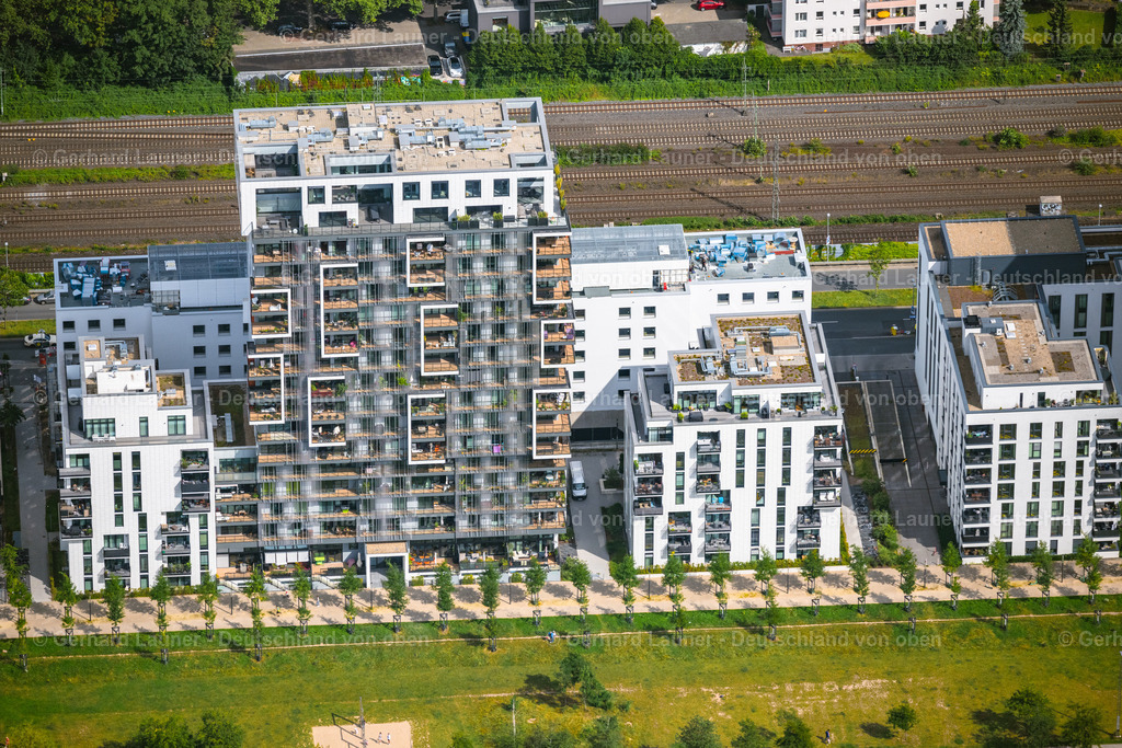 4049608 | moderne Büro-und Wohnhäuser am Berty-Albrecht-Park, Düsseldorf