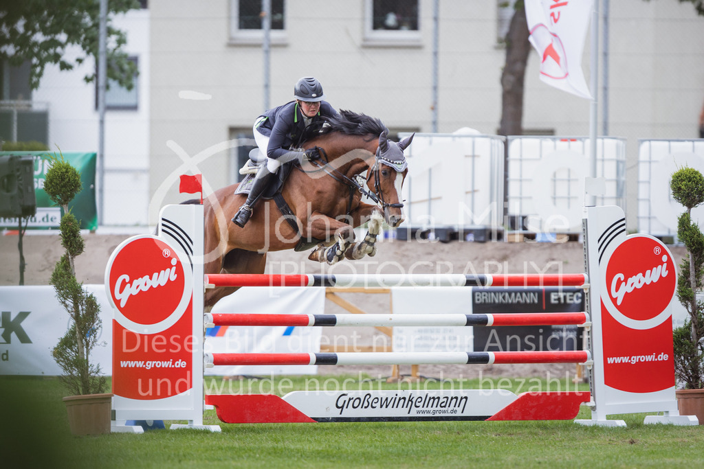 220715_LC_Youngster-M-511 | Deine schönsten Turniermomente als professionelle Fotos! Entdecke hochwertige Pferdesport-Fotografie im Online-Shop. Jetzt Fotos finden & bestellen!