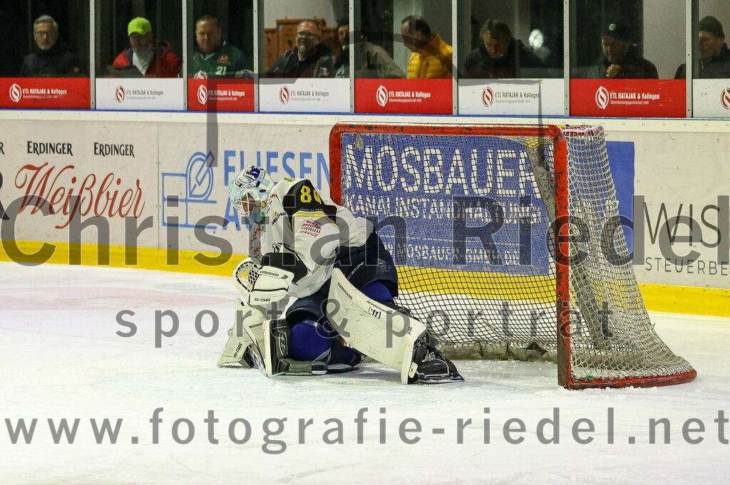 2023-11-17_068_TSV_Erding_gegen_EA_Schongau | Erding, Deutschland, 17.11.2023:
Eishockey, Bayernliga Vorrunde 2023 / 2024, 10. Spieltag, TSV Erding gegen EA Schongau, Endergebnis: 12:4

Torwart Xaver Nagel (EA Schongau, #80)

Foto: Christian Riedel / fotografie-riedel.net