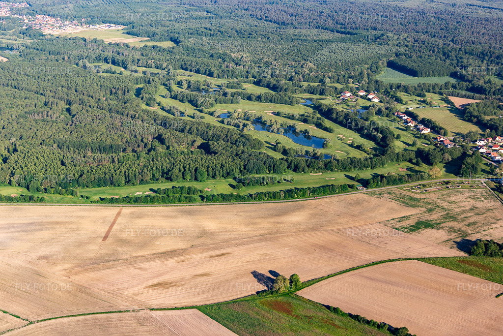 Luftbild: Golfclub Soufflenheim Baden-Baden in Soufflenheim im Bundesland Bas-Rhin in Frankreich. Foto: IMG_115012.jpg vom 01.06.2019 durch Werner Riehm/FLY-FOTO.de