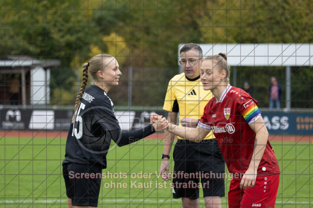 20251012_130359_0123 | #,1.FC Donzdorf (schwarz) vs. VfB Stuttgart II (rot), Fussball, Frauen-Verbandsliga Württemberg, 05. Spieltag, Saison 2025/2026, Rasenplatz Lautertal Stadion, Süßener Straße 16, 73072 Donzdorf, 12.10.2025 - 13:00 Uhr,Foto: PhotoPeet-Sportfotografie/Peter Harich