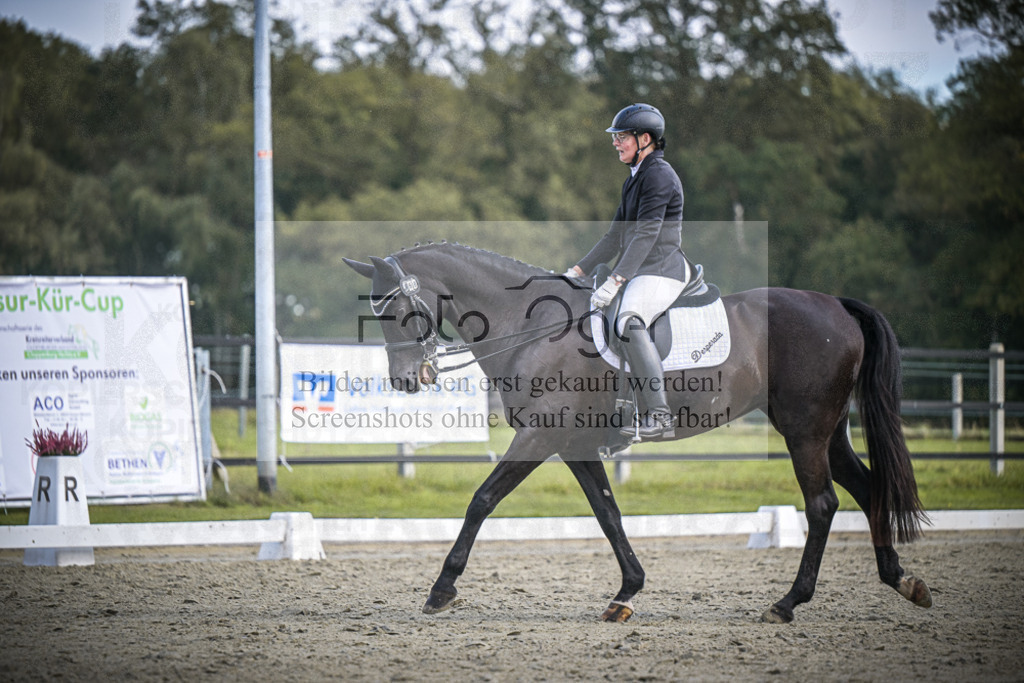 DOS_0913 | Entdecke hochwertige Reitturnierfotos von Foto Oger. Professionell, emotional und authentisch – jetzt Lieblingsmomente im Shop bestellen.Deutschlandweite Turnierfotografie. - Realisiert mit Pictrs.com