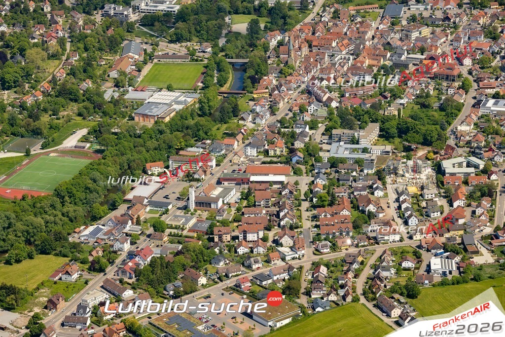Luftaufnahme der Stadt Gaildorf - Die Luftaufnahme wurde 2025 vom UL-Flugzeug heraus erstellt ( keine Drohne ) - Hochauflösende Luftaufnahme - für professionelle Ausdrucke geeignet. Die Geschenkidee !Mit Lizenz und Bildrechte bestellbar